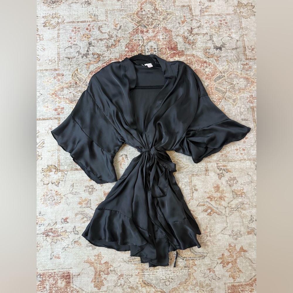 NWOT tags Victoria’s Secret silk robe